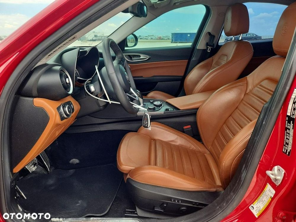 Alfa Romeo Giulia 2.0 Turbo TI Q4 - 7