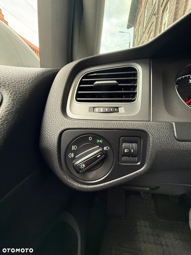 Volkswagen Golf - 13