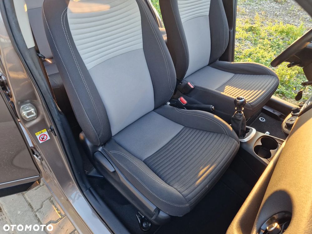 Toyota Yaris - 23
