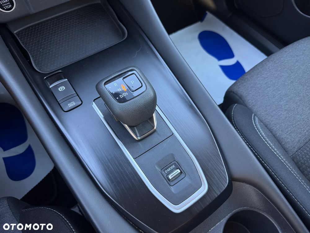 Nissan Qashqai 1.3 DIG-T N-Connecta DCT - 19