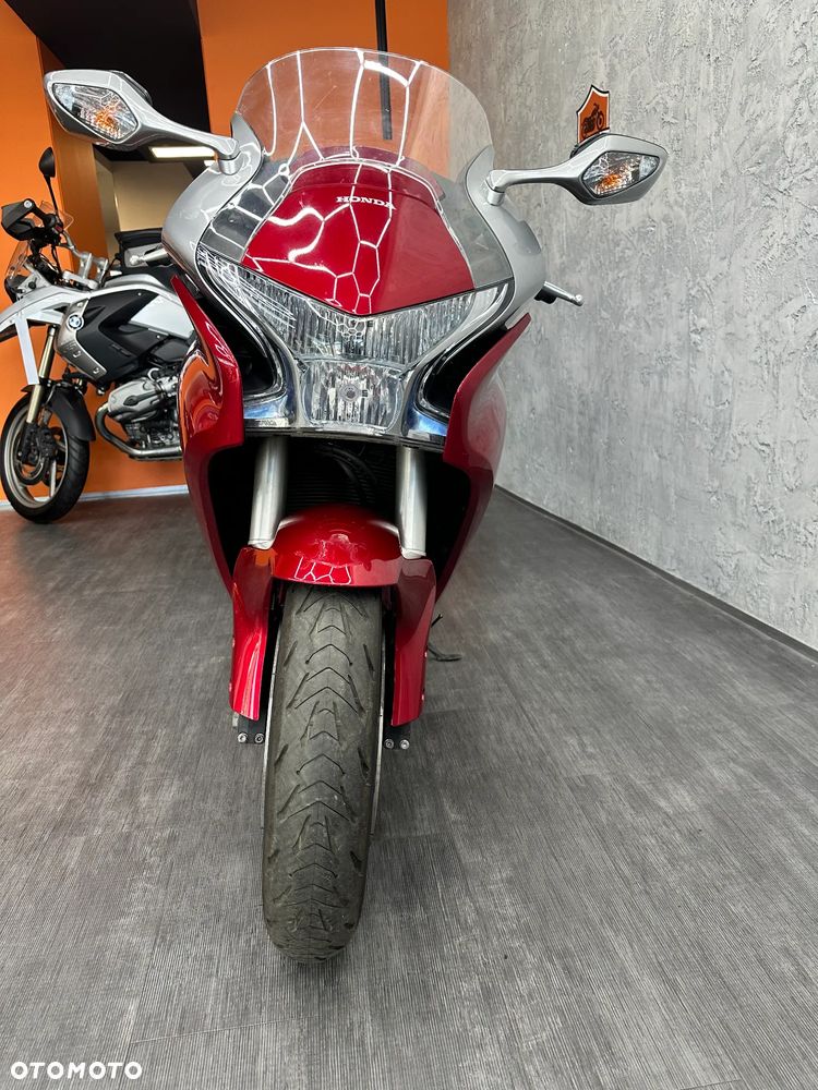 Honda VFR - 29