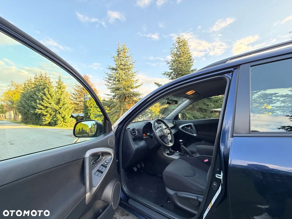 Toyota RAV4 2.2 D-4D Premium - 13