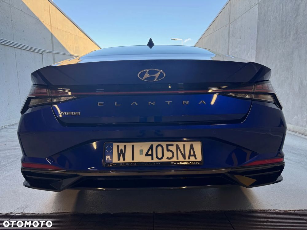 Hyundai Elantra 1.6 Executive CVT - 5