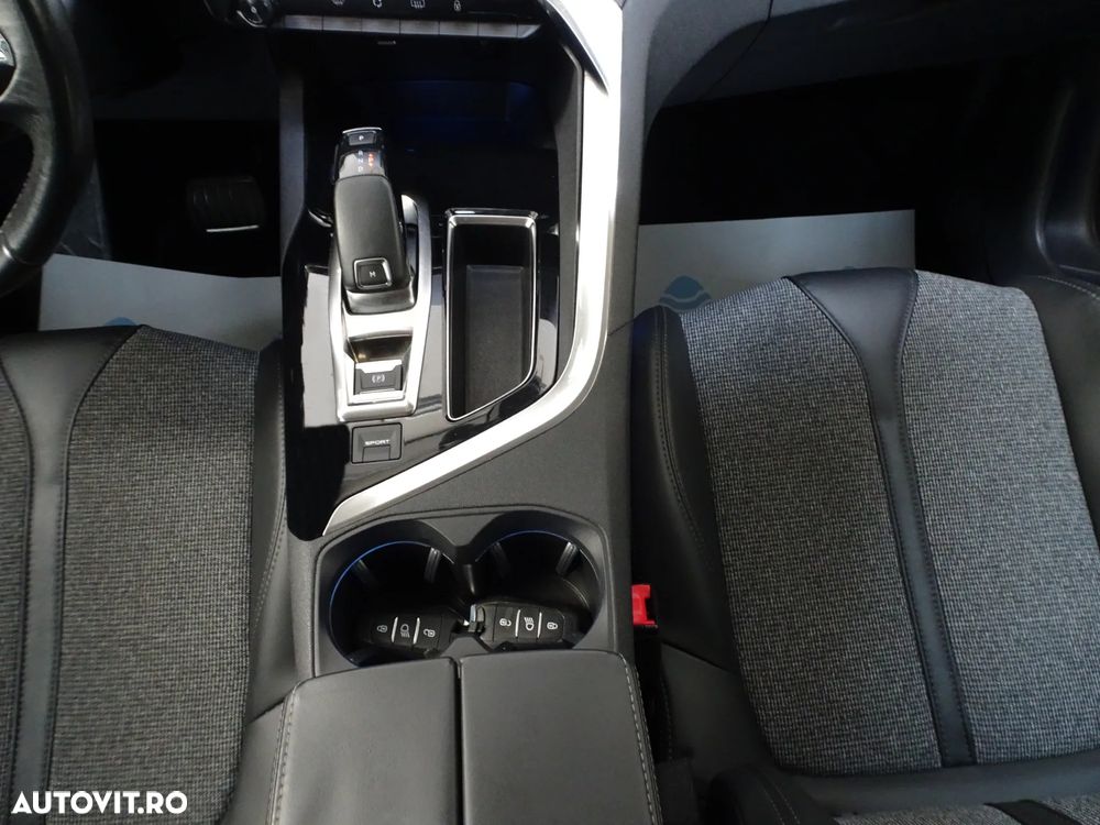 Peugeot 3008 - 16