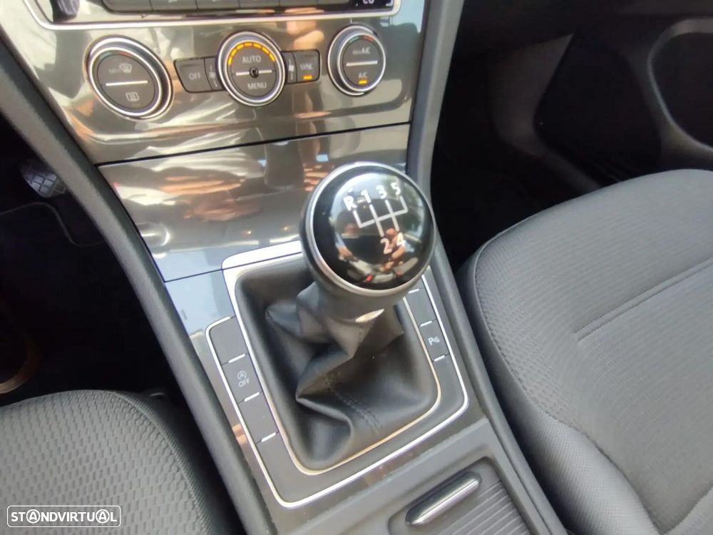 VW Golf - 10