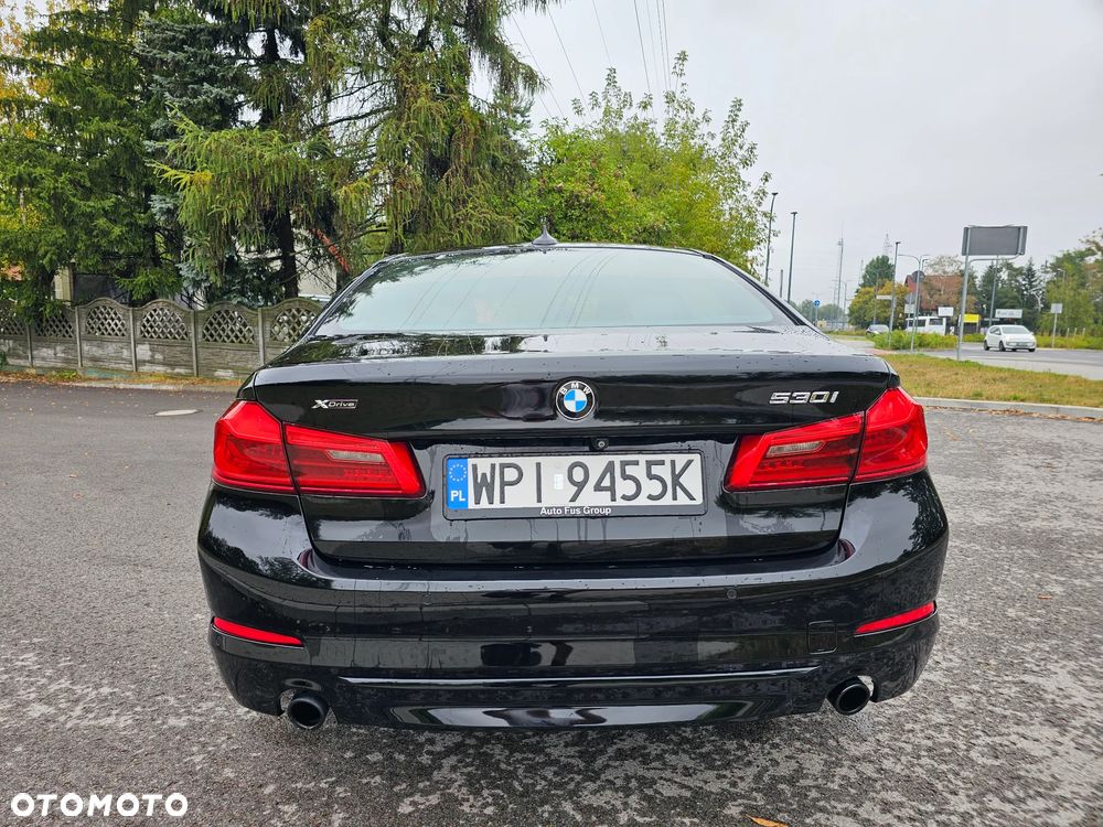 BMW Seria 5 530i xDrive Sport Line - 12