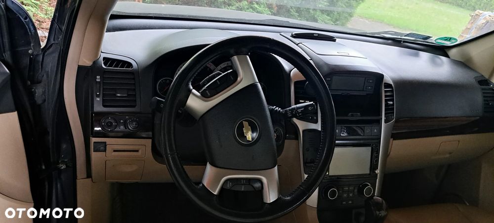 Chevrolet Captiva 3.2 Edition - 14