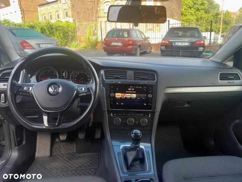 Volkswagen Golf - 16