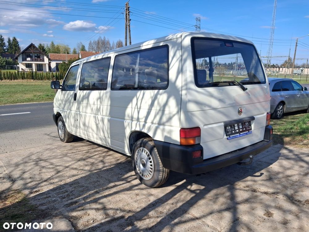 Volkswagen Caravelle Basis / CL - 6