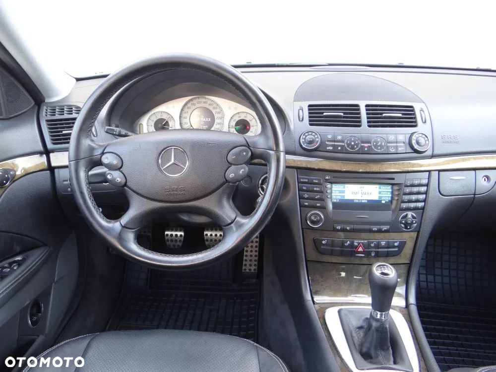 Mercedes-Benz Klasa E 200 Kompressor Avantgarde - 37