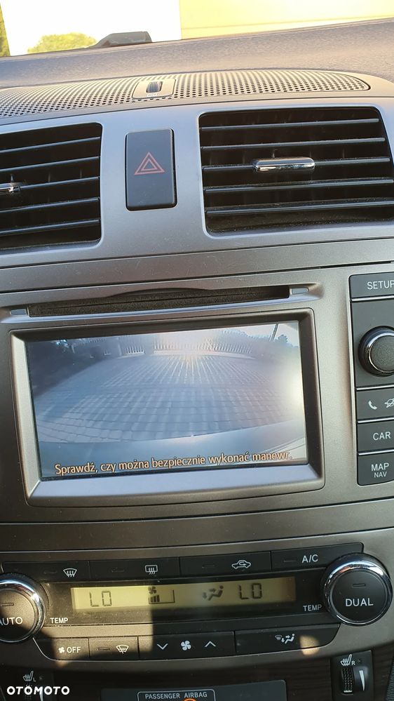 Toyota Avensis 2.0 D-4D Premium - 10