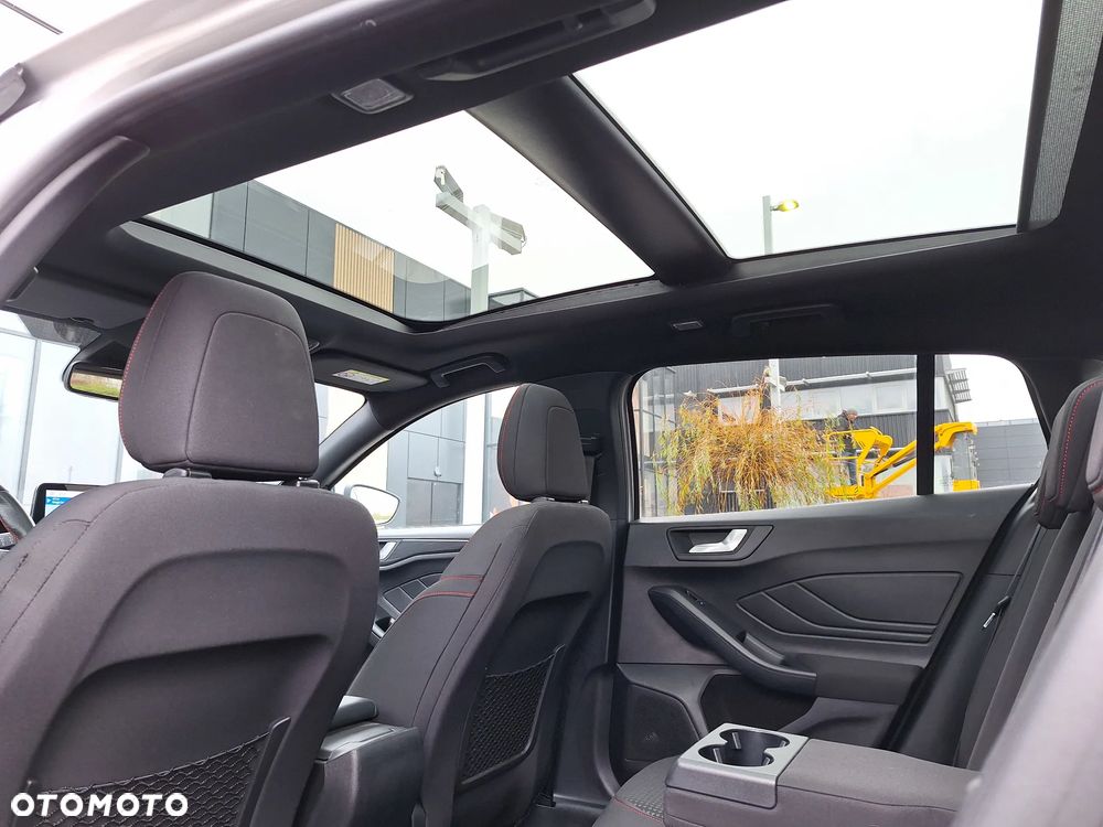 Ford Focus 1.5 EcoBoost ST-Line X - 22