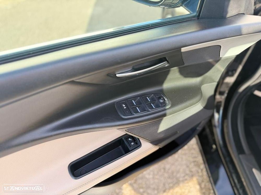 Jaguar XE 2.0 D Pure - 14