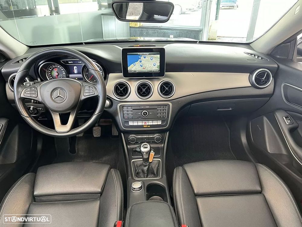 Mercedes-Benz CLA 180 d Shooting Brake Urban - 11
