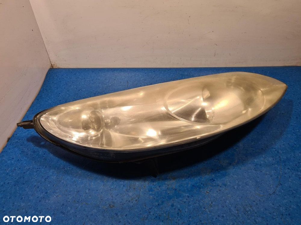PEUGEOT 407 REFLEKTOR PRAWY 0301213202 - 2