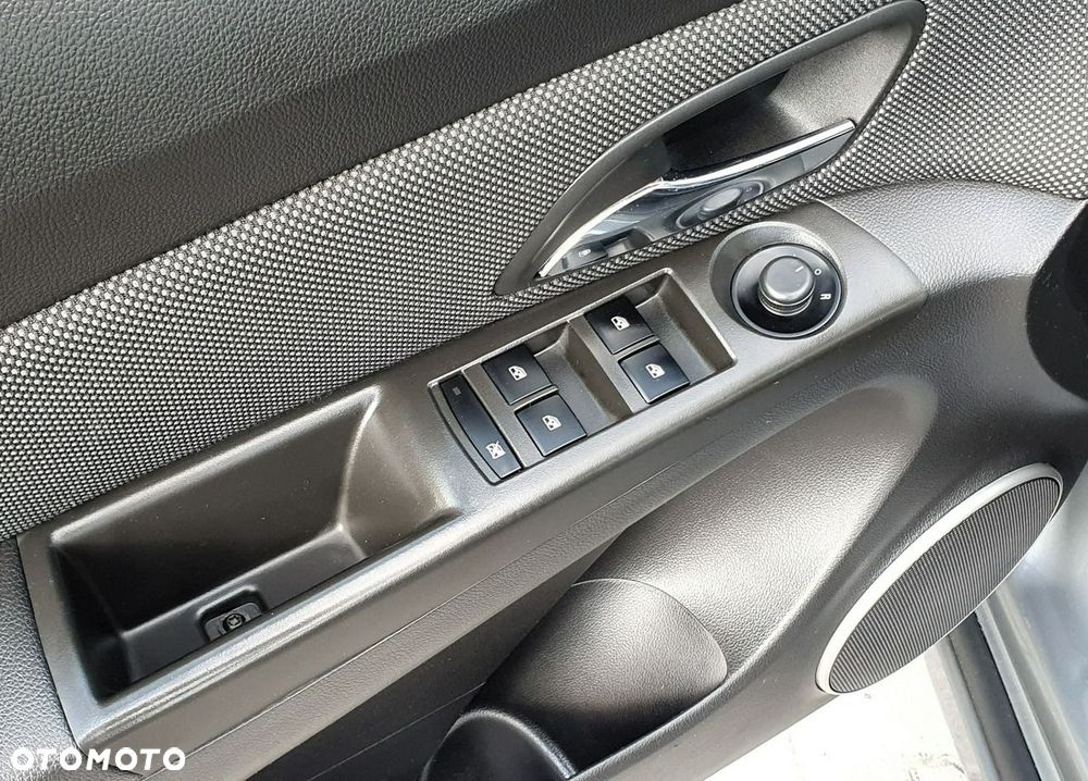 Chevrolet Cruze - 13