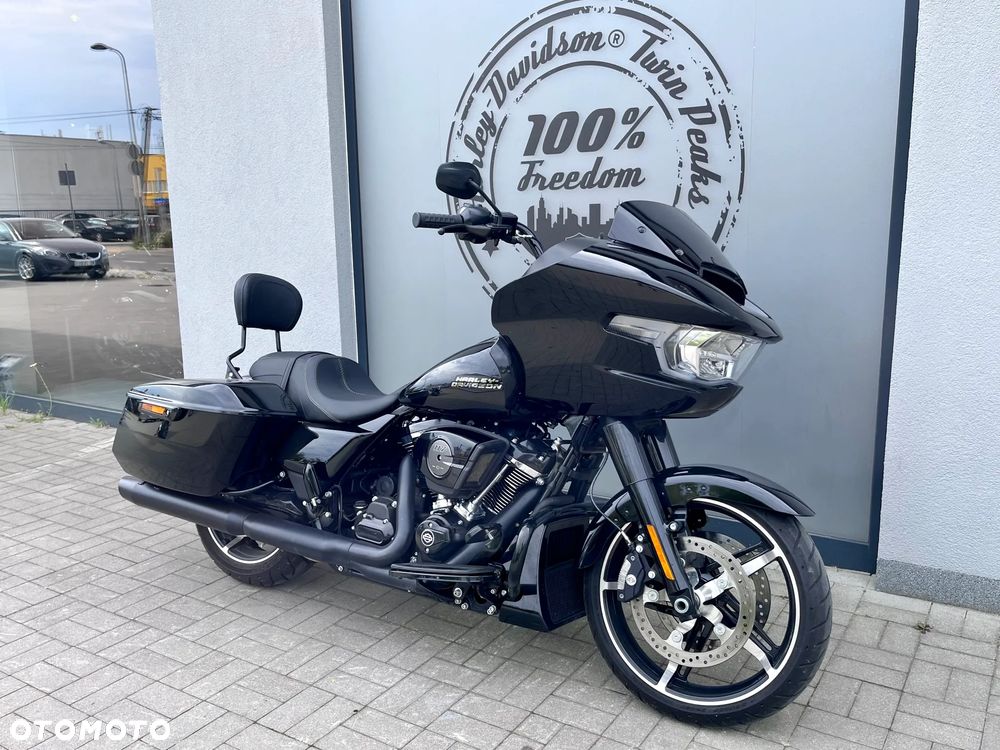 Harley-Davidson Touring Road Glide - 2