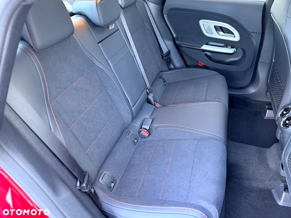 Mercedes-Benz CLA - 28