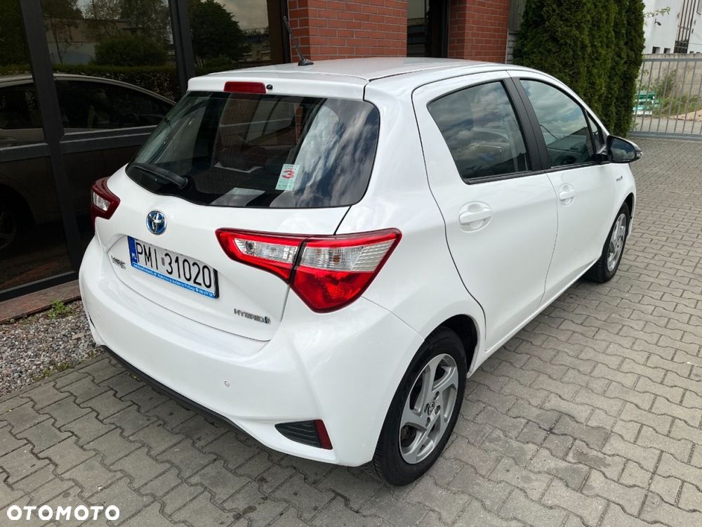 Toyota Yaris Hybrid 100 Business Edition - 3