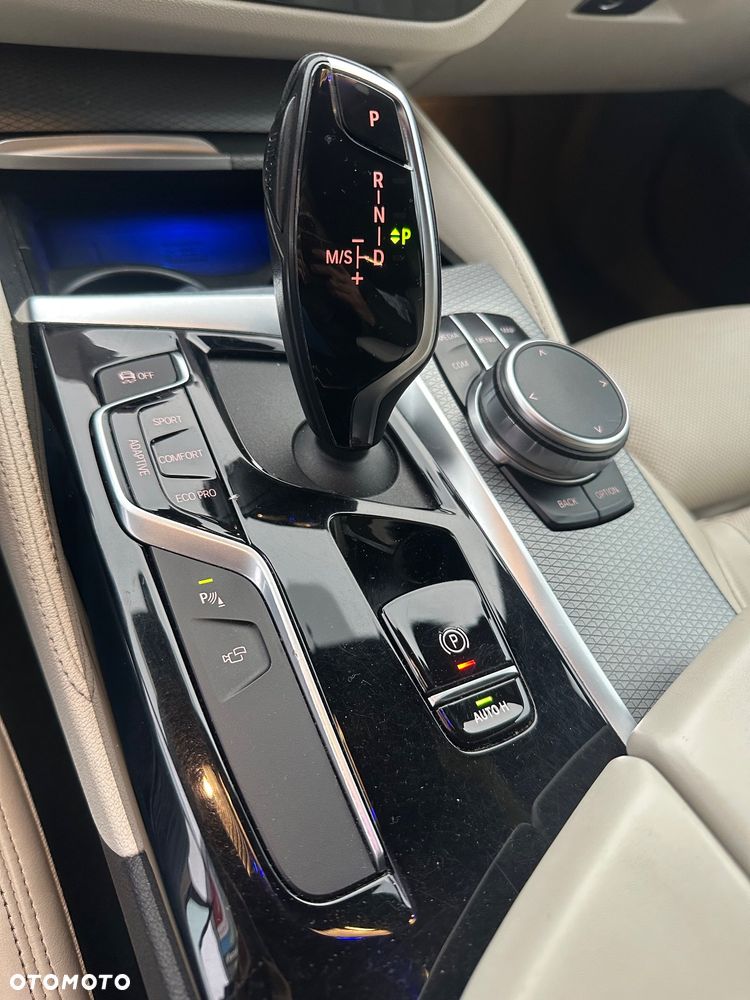 BMW Seria 5 530i GPF xDrive M Sport sport - 31