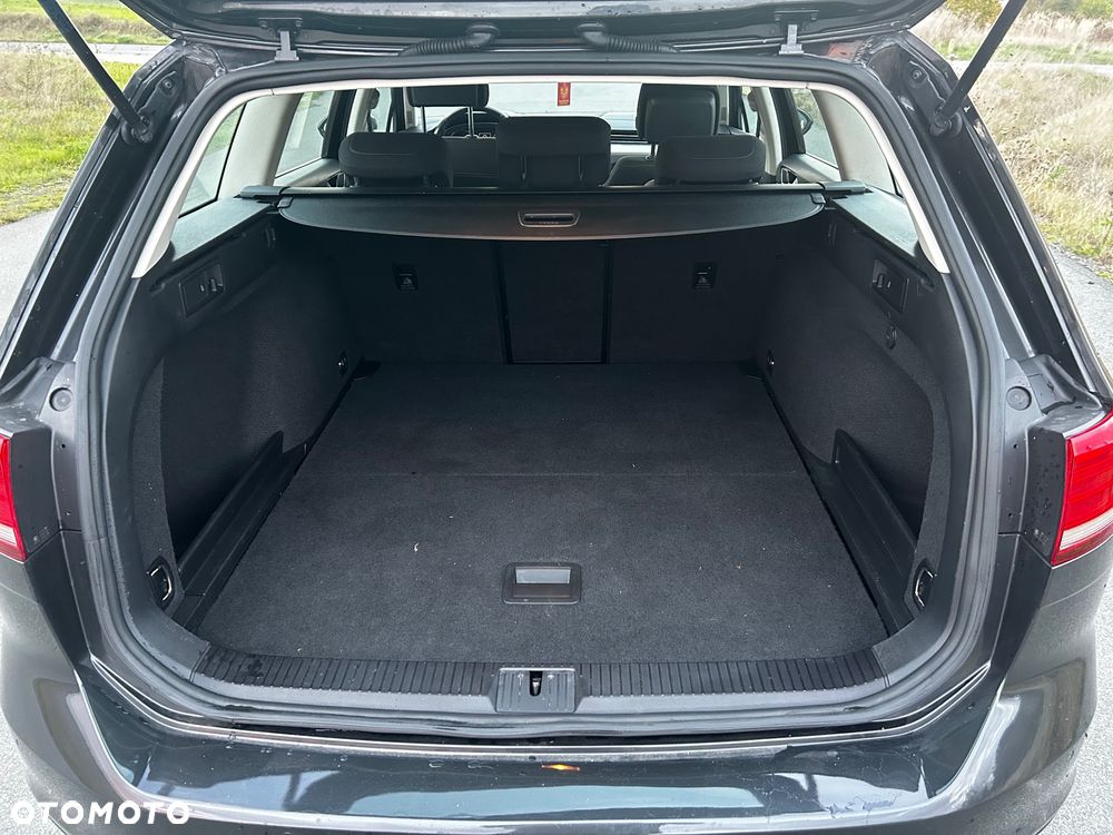 Volkswagen Passat Variant ver-variant-1-6-tdi-scr-dsg-business - 17