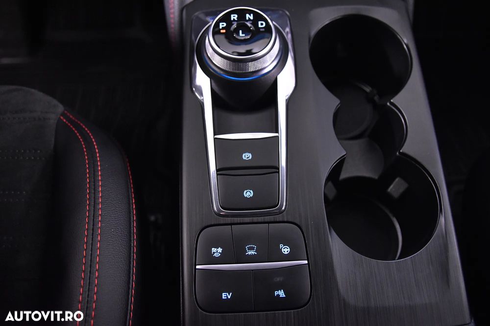 Ford Kuga 2.5 Duratec PHEV ST-LINE - 17