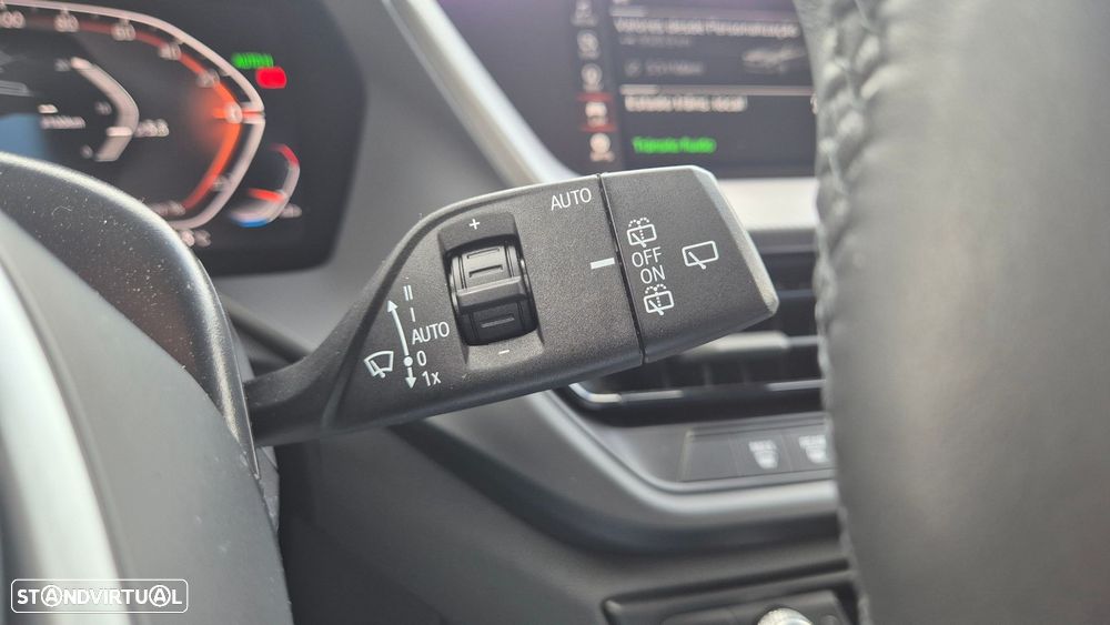 BMW 116 d Pack Desportivo M Auto - 24
