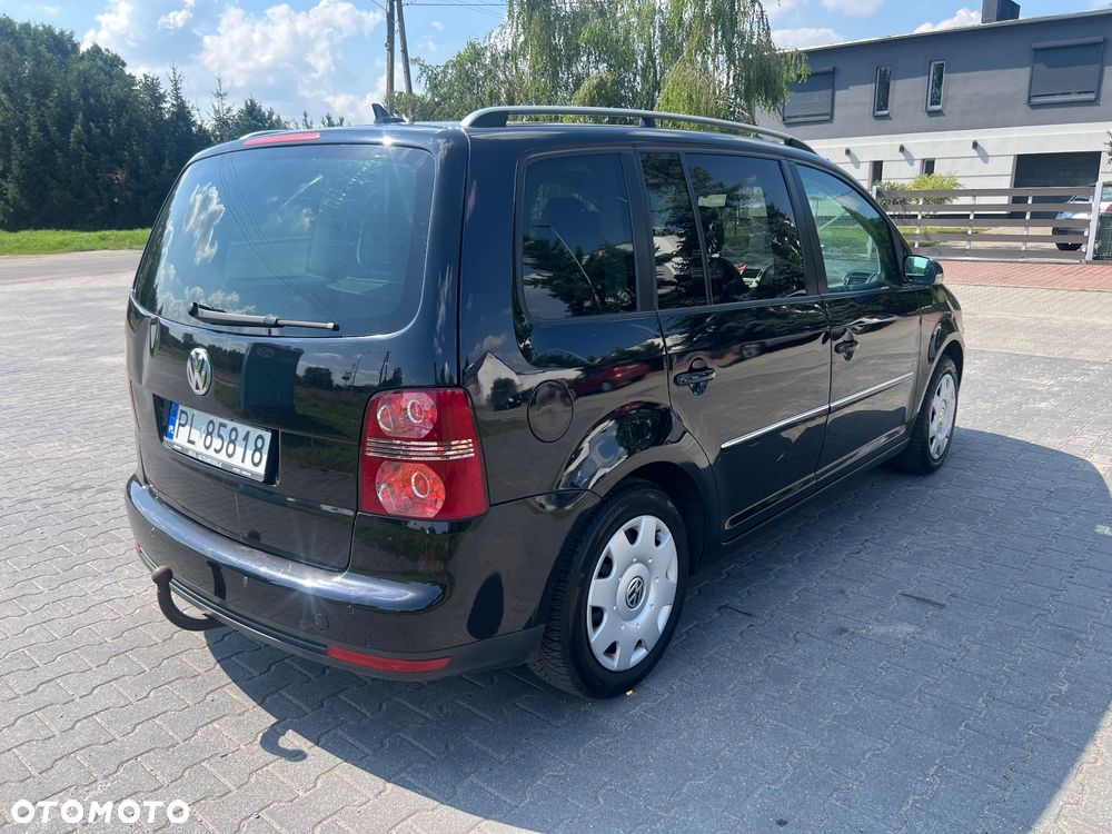 Volkswagen Touran 2.0 TDI DPF Highline - 5
