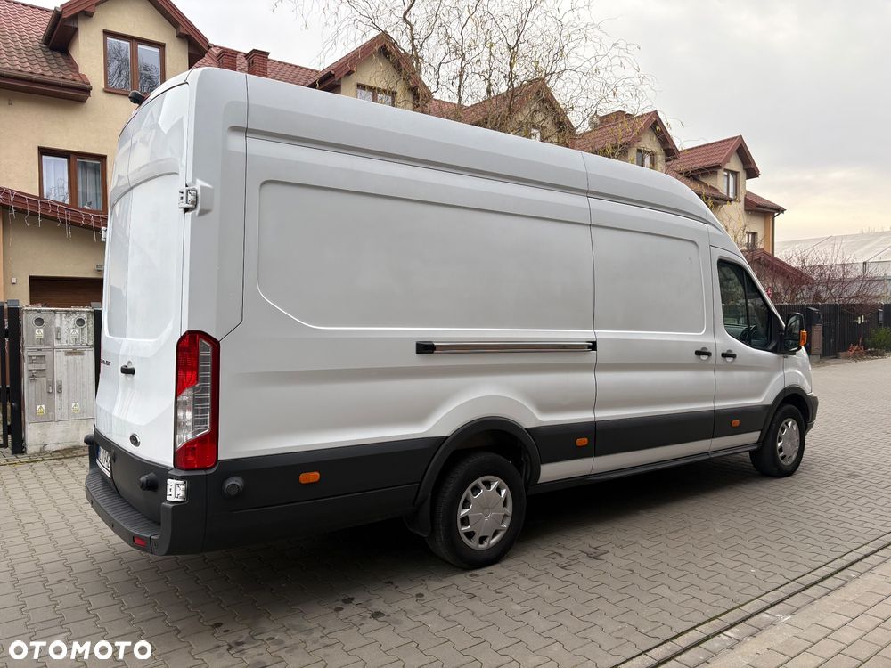 Ford Transit - 12
