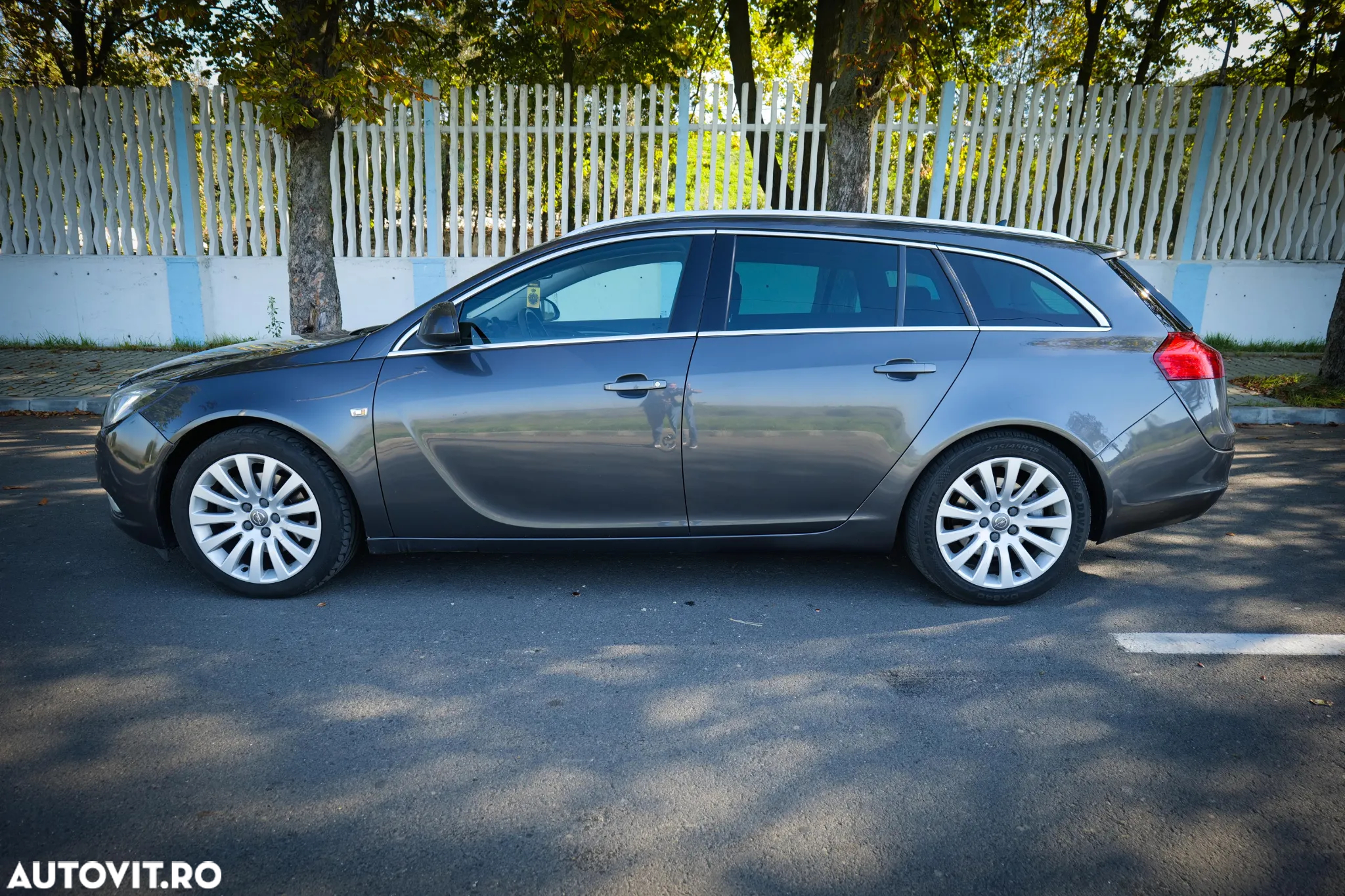 Opel Insignia 2.0 CDTI Sports Tourer - 4
