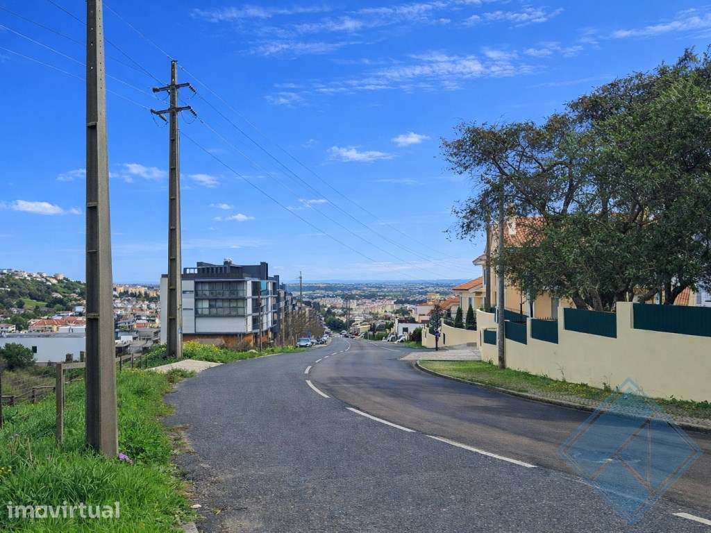 Terreno Urbano com Potencial Urbanístico - Odivelas | Zona Residenc... - Grande imagem: 2/13