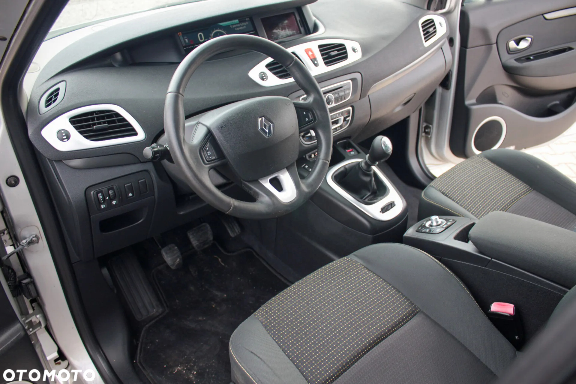 Renault Scenic 1.4 16V TCE Expression - 14