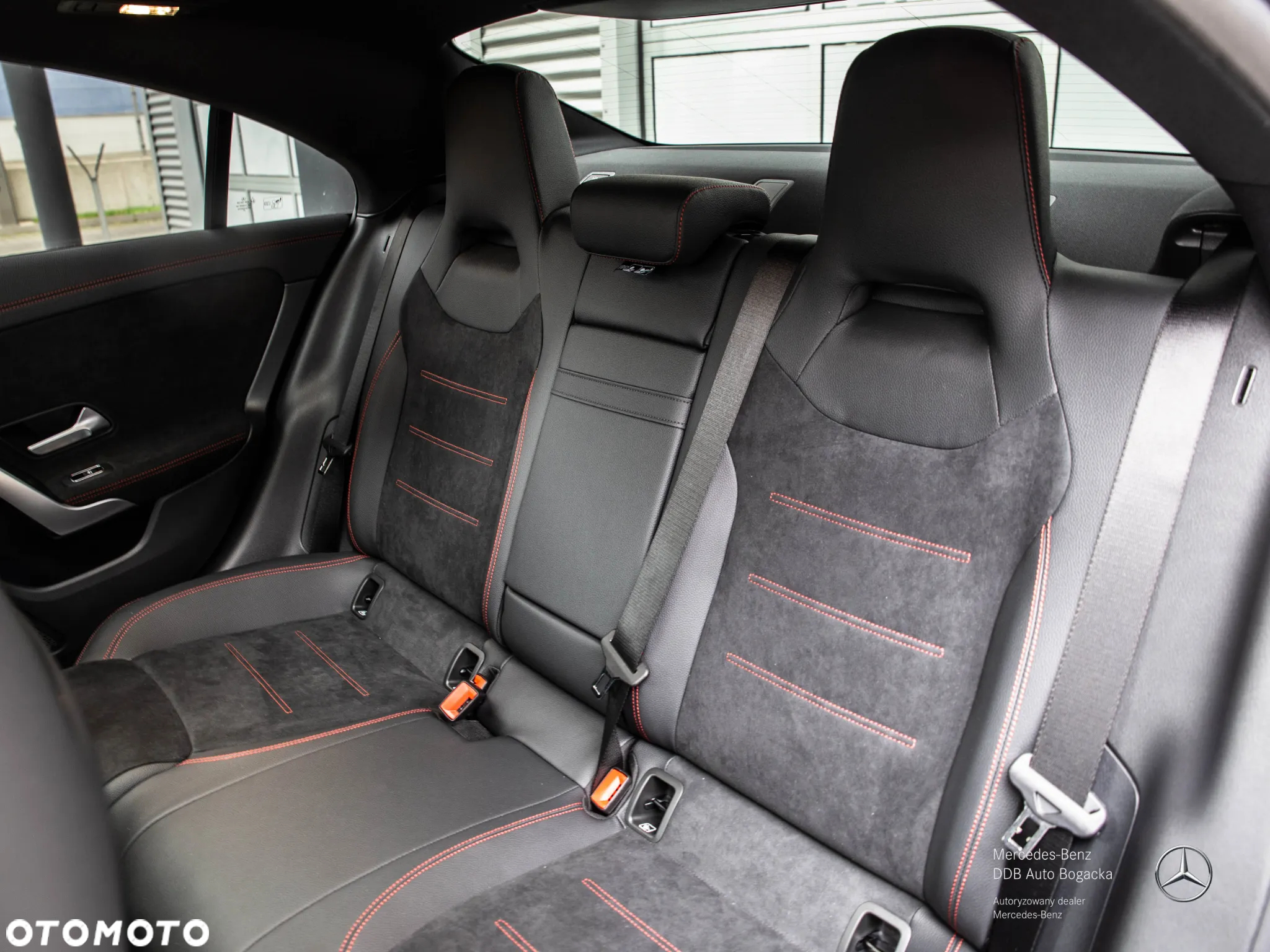 Mercedes-Benz CLA 250 E AMG Line 8G-DCT - 12