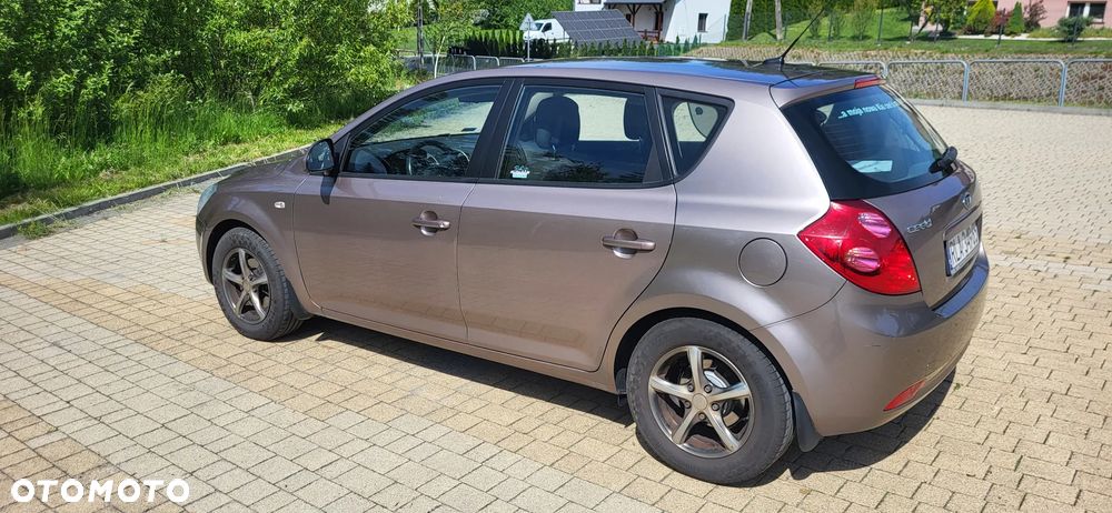 Kia Ceed 1.6 Crdi Comfort - 2