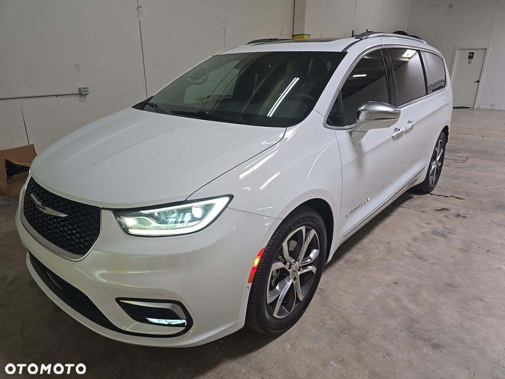 Chrysler Pacifica - 1