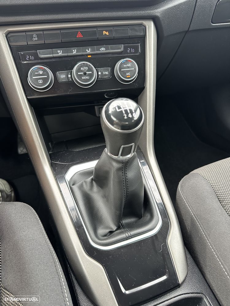 VW T-Roc - 27