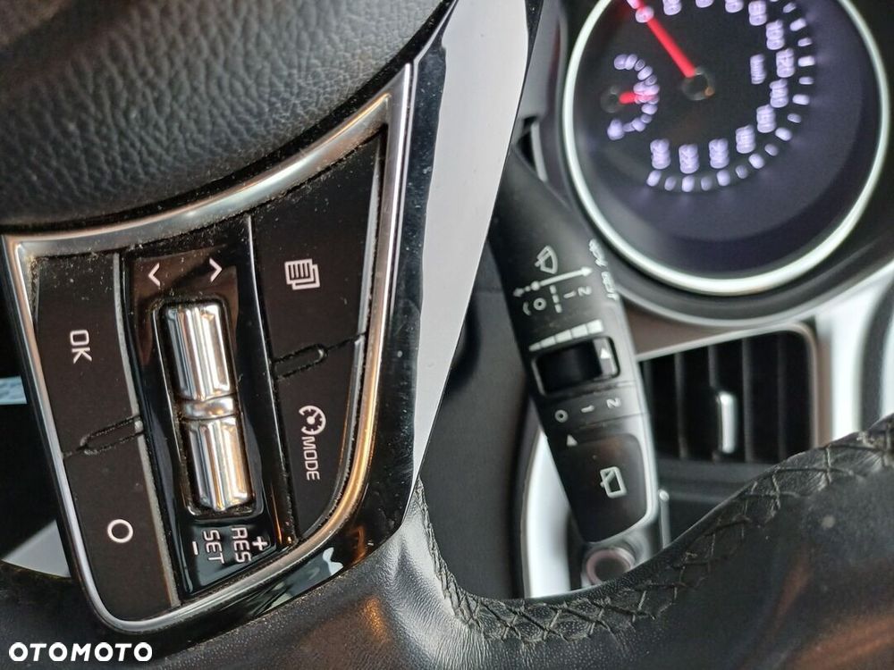 Kia Ceed 1.6 CRDi mHEV GT-Line - 24