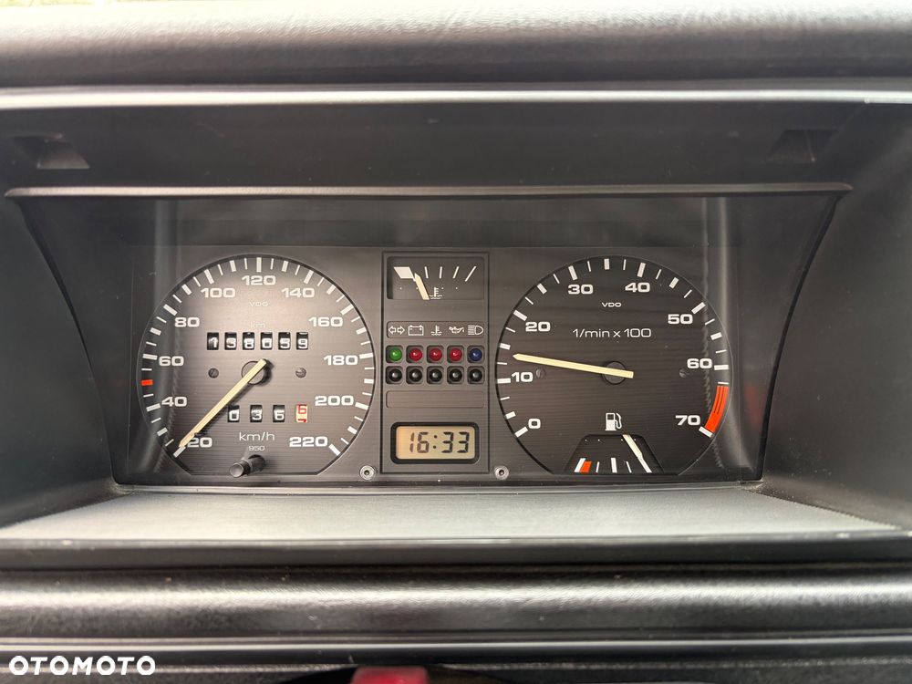 Volkswagen Golf 1.6 CL - 12