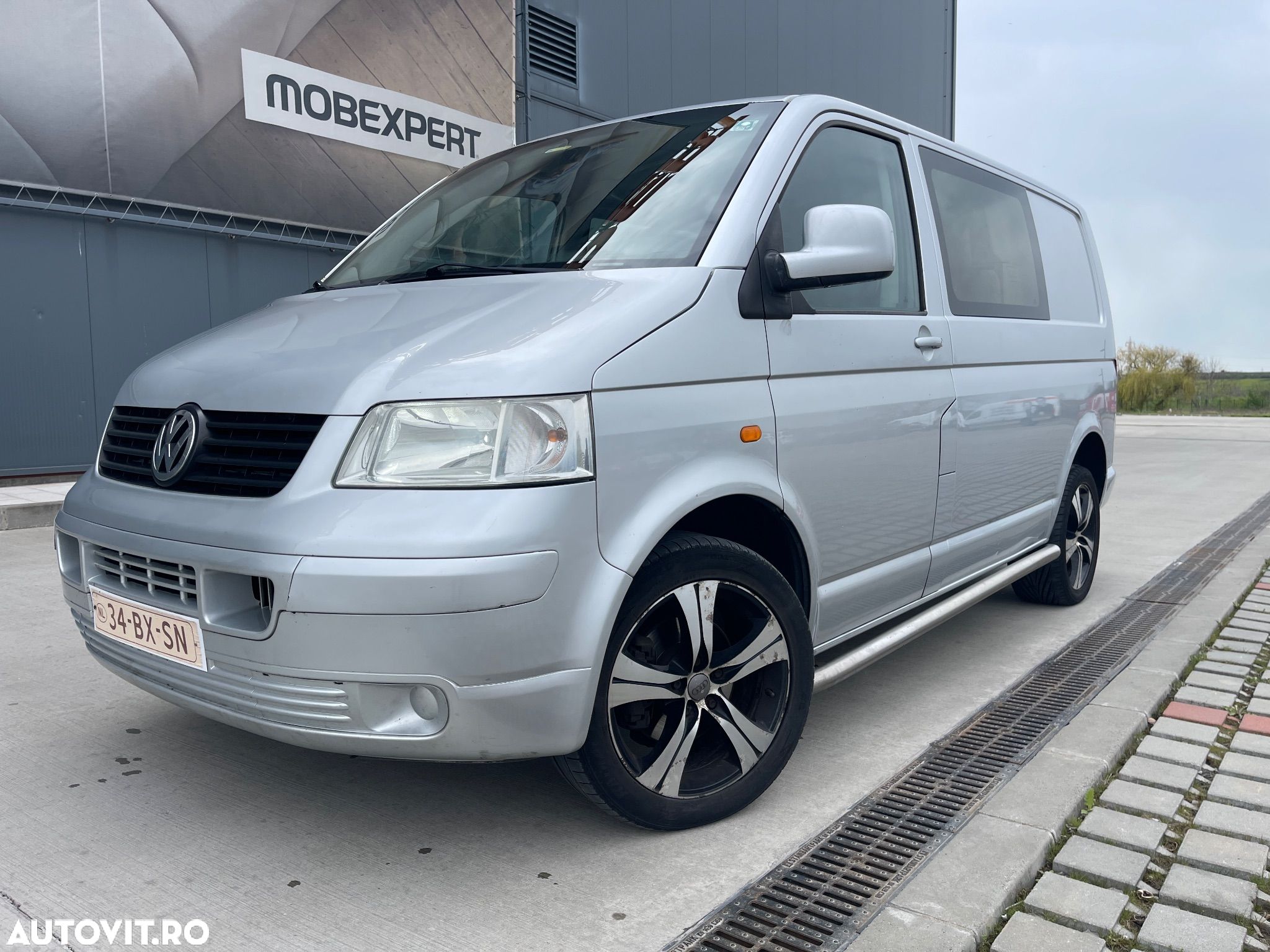Volkswagen Transporter - 1