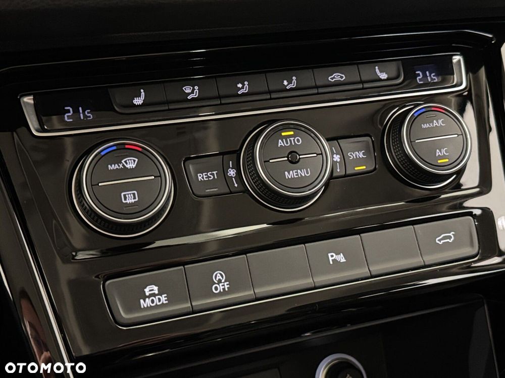 Volkswagen Touran - 26