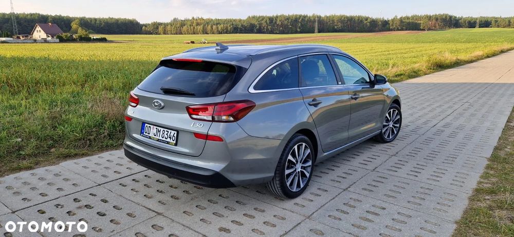 Hyundai i30 1.6 D Premiere Luxury DCT - 15