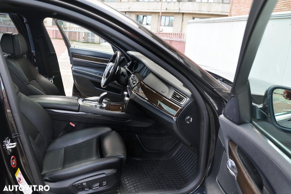 BMW Seria 7 750i - 9