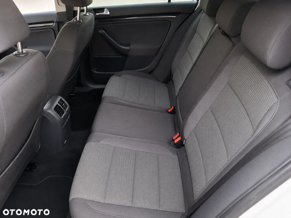 Volkswagen Golf 1.6 TDI DPF DSG Style - 14