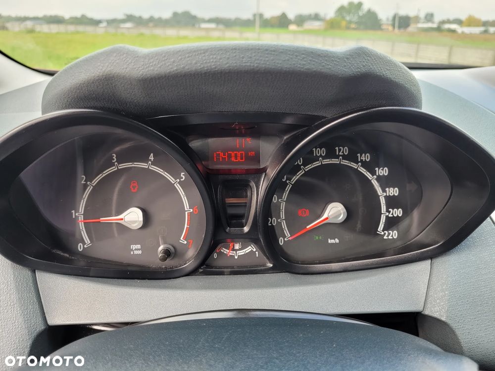 Ford Fiesta 1.25 Silver X - 29