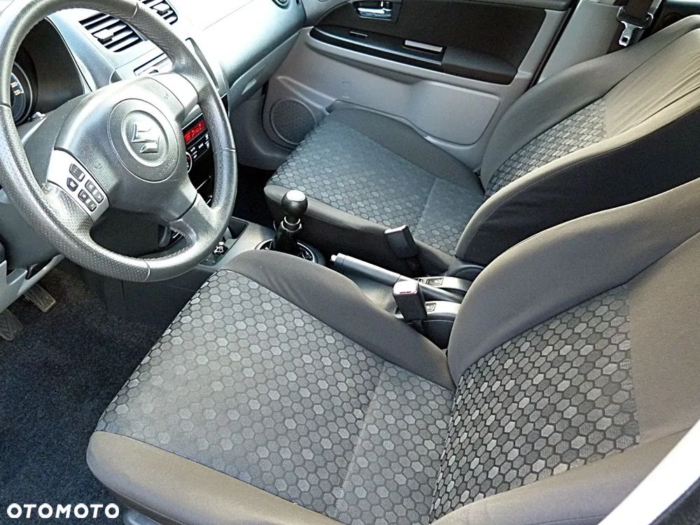 Suzuki SX4 1.6 VVT 4x4 Style - 14