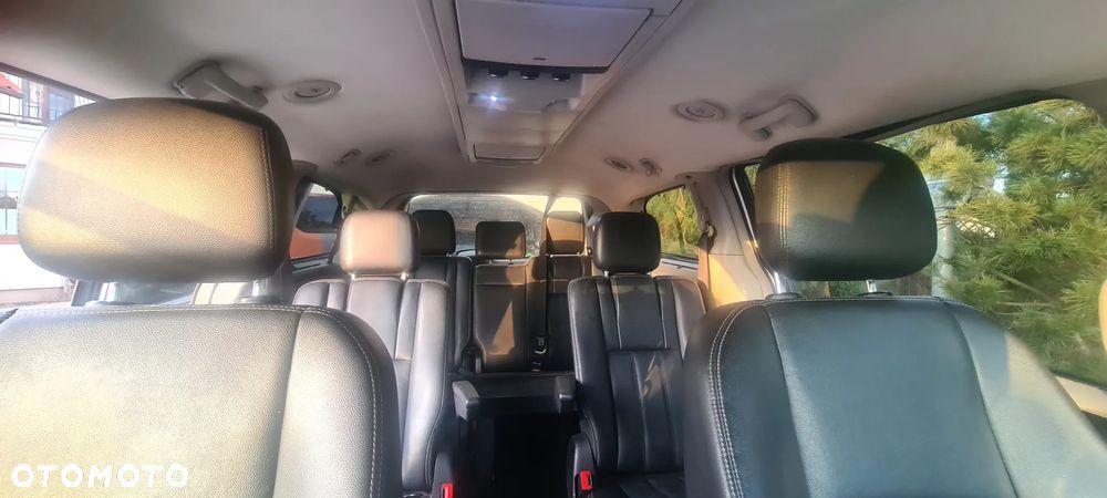 Chrysler Town & Country 3.6 Touring - 40