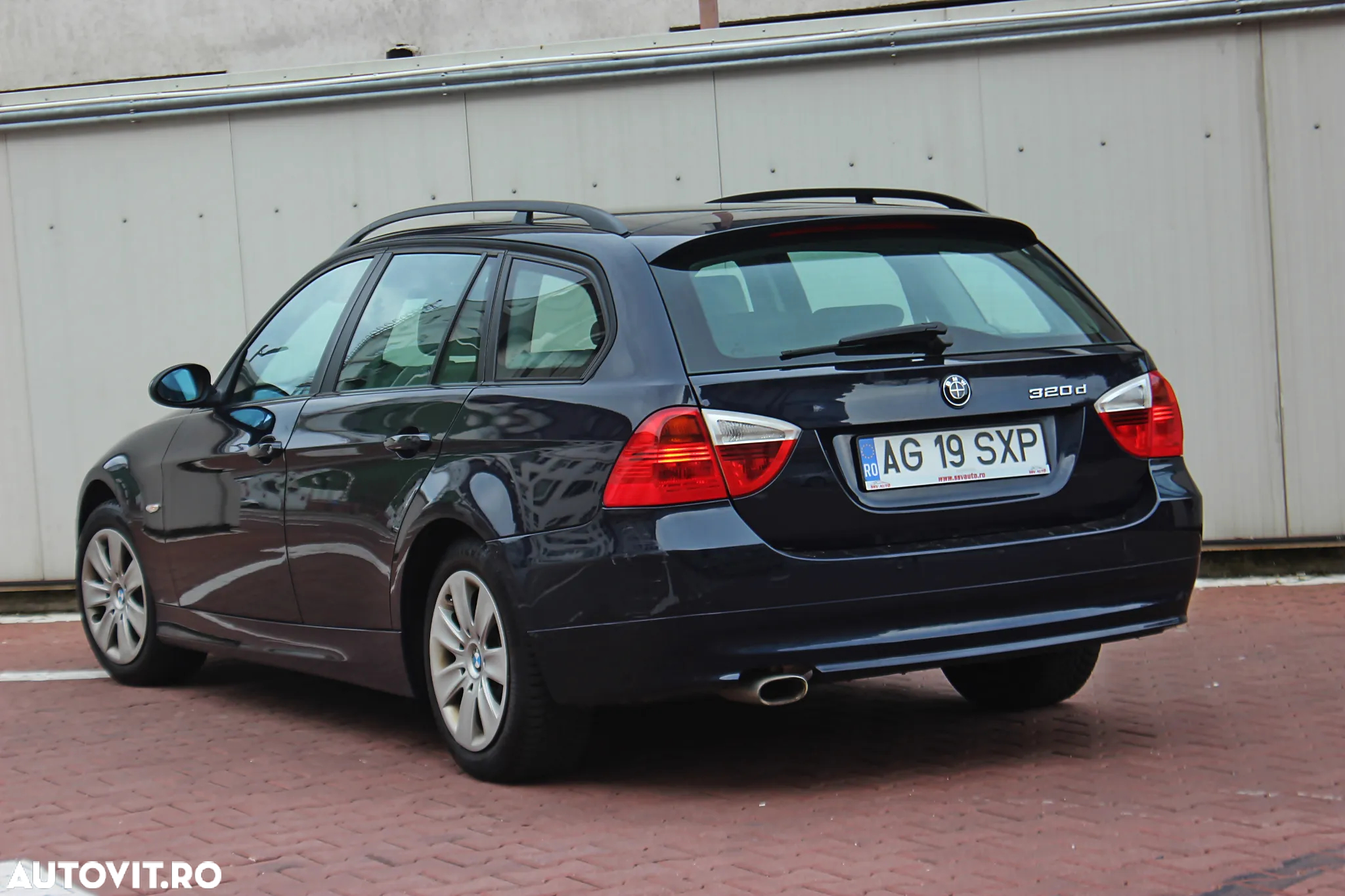 BMW Seria 3 320d DPF Touring - 11