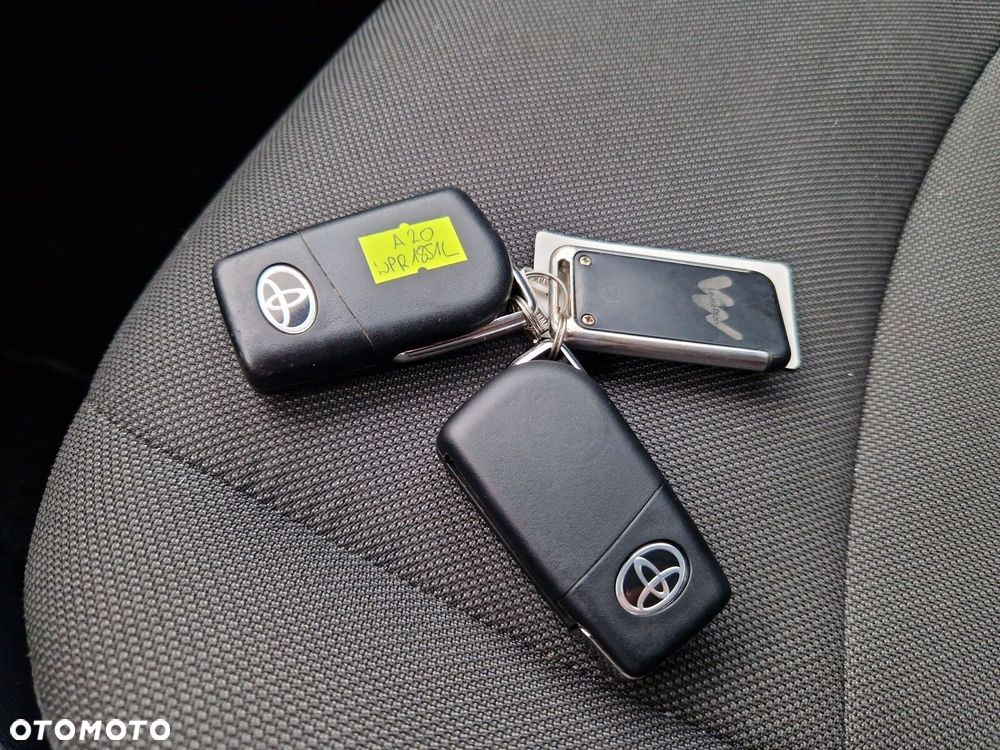 Toyota Corolla - 25