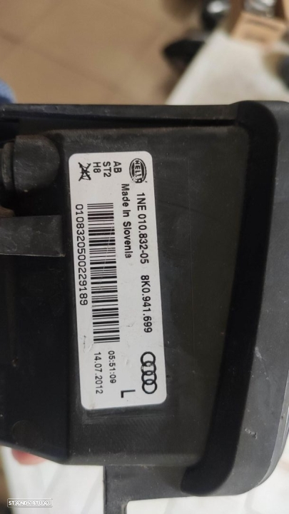 farol nevoeiro esquerdo Audi A4 8k facelift - 5