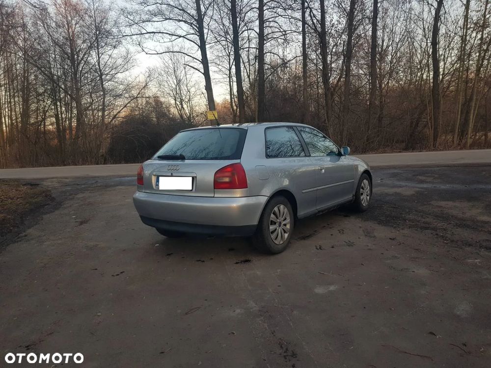 Audi A3 3-drzwiowe 1.8 Ambiente - 8